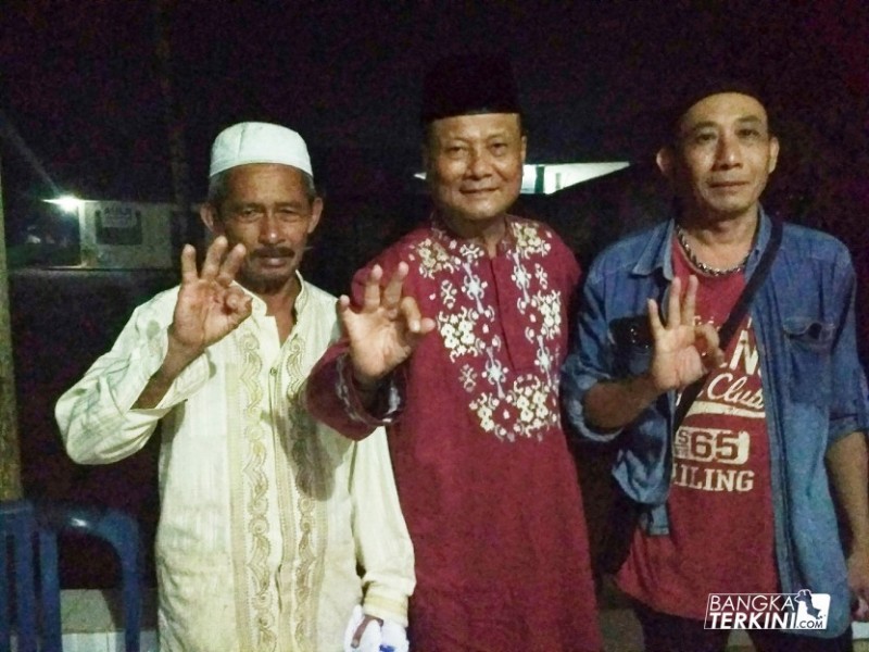 Foto Danial (tengah) selaku Pasangan Calon Bupati Kabupaten Bangka Induk.