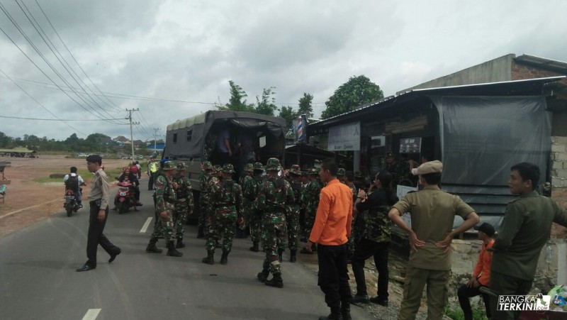 Suasana saat Korem 045/Garuda Jaya melaksanakan latihan evakuasi korban bencana alam.