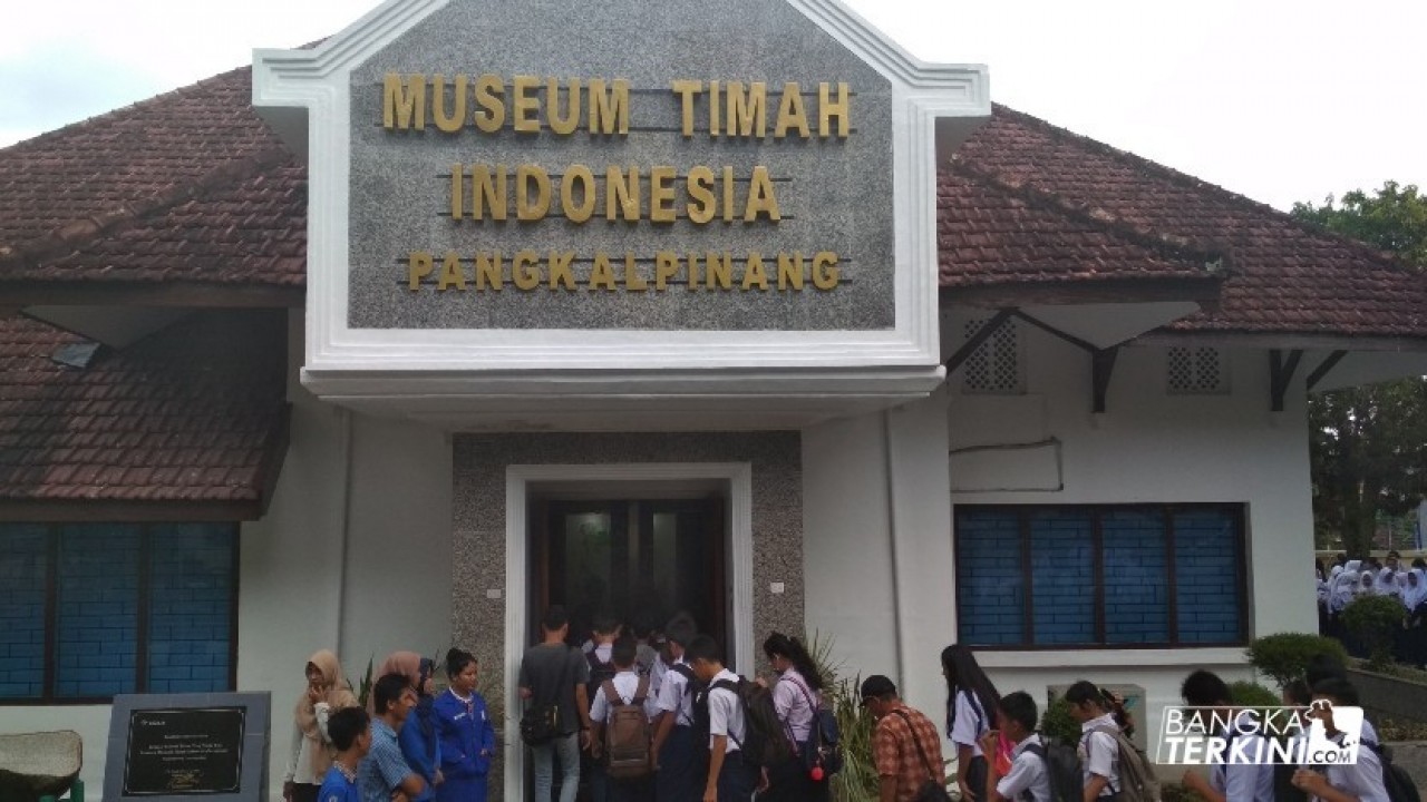 Pelajar SMP Datangi Museum Timah Indonesia Pangkalpinang.