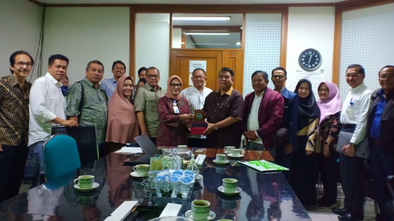 Wakil Ketua DPRD Babel Toni Purnama bersama Komisi IV DPRD Bangka Belitung, sharing perkembangan program Sister Hospital antara RSUPN Dr Cipto Mangunkusomo dengan RS Dr (HC) Ir Soekarno di Ruang Rapat Direksi RSCM, pada Selasa (19/03/2019) lalu.