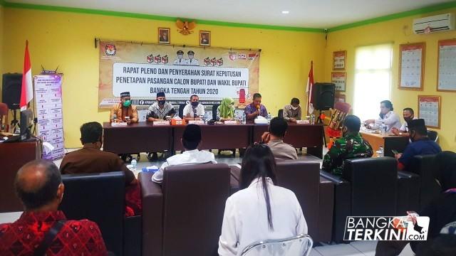 Penetapan paslon Bupati dan Wakil Bupati Bangka Tengah, yang diadakan secara tertutup di Kantor KPU Bangka Tengah, Rabu (23/09/2020).