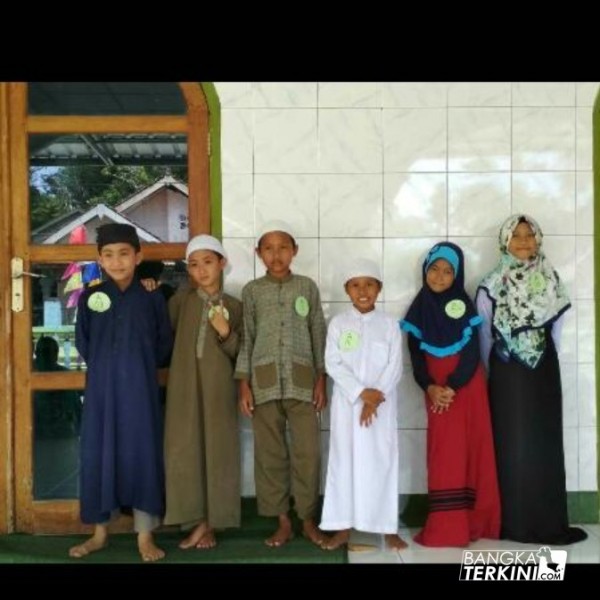 Enam orang utusan yang diambil dari anak-anak didik Halaqoh Tahfidzul Qur'an (HTQ) yang berada di bawah binaan Lembaga Dakwah Islam Indonesia (LDII) Belinyu, untuk mengikuti    Musabaqoh Tilawatil Qur'an (MTQ) Cabang Hifzil Alqur'an, yang di selenggarakan oleh Pemerintah Kecamatan Belinyu.