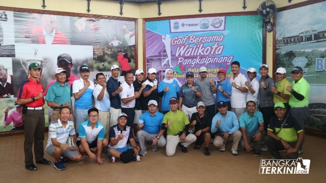 Festival Kota Beribu Senyuman Kota Pangkalpinang, Walikota Pangkalpinang menggelar Pertandingan Persahabatan golf, di Lapangan Bukit Intan Golf Course (Girimaya) Kota Pangkalpinang, jumat (21/12/2018).