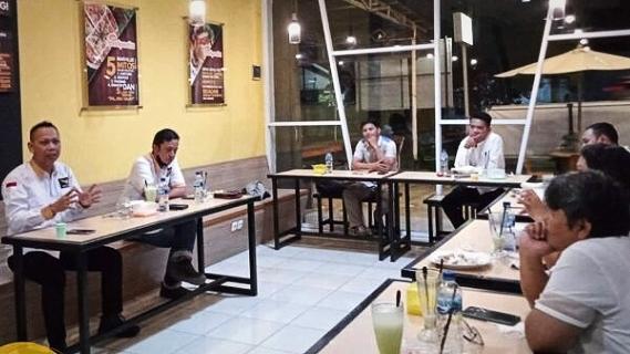 Ketua DPD Partai Garuda Bangka Belitung, Andy Pratama di sela-sela kegiatan silaturahmi dan buka puasa bersama (Bukber) bertempat di Cafe Foodpedia, Jalan Ayani, Tanjungpandan Kabupaten Belitung, Rabu (06/04/2022) malam.