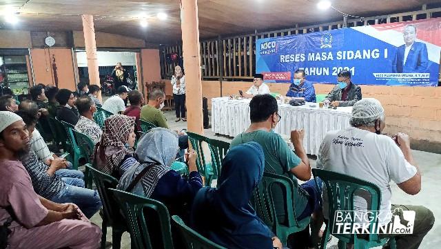 Anggota DPRD Bangka Belitung Fraksi Demokrat, Nico Plamonia gelar reses masa sidang 1 tahun 2021 di Jalan Mentok, tepatnya di Warung Shanghai, Jum'at (15/10/2021).