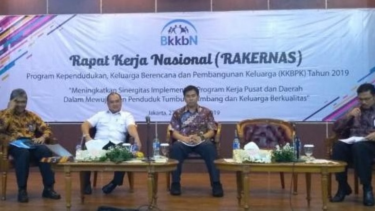 Gubernur Babel Erzaldi Rosman, saat jadi Pembicara pada Rapat Kerja Nasional (Rakernas) Program Kependudukan, Keluarga Berencana dan Pembangunan Keluarga (KKBPK) BKKBN Tahun 2019, di Auditorium Kantor BKKBN Pusat, Gedung Halim I Jakarta Timur, Rabu (27/02/2019).