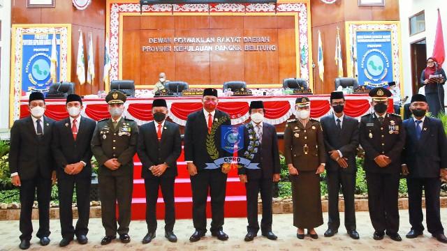Herman Suhadi Lantik Nata Sumitra Anggota PAW DPRD Provinsi Kepulauan Bangka Belitung