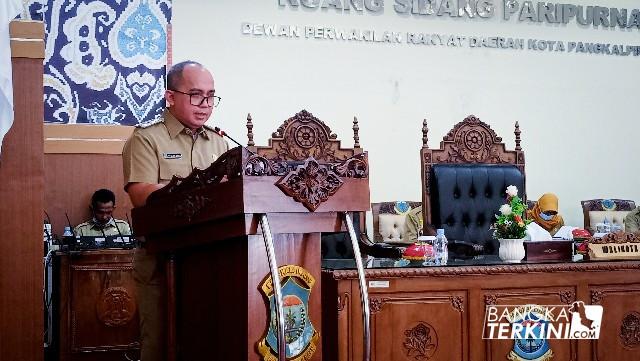 Walikota Pangkalpinang, Maulan Aklil saat penyampaian tanggapan terhadap 3 Raperda Oleh DPRD Pangkalpinang.