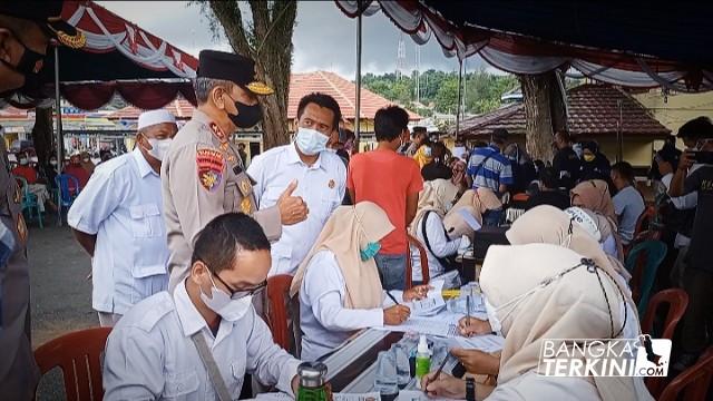 Vaksinasi Massal Oleh Partai Gerindra di Terminal Girimaya