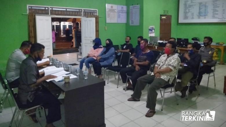 Pembentukan panitia atau tim 7 pemilihan Ketua RT/RW Kelurahan Bacang, Jum'at (09/10/2020).