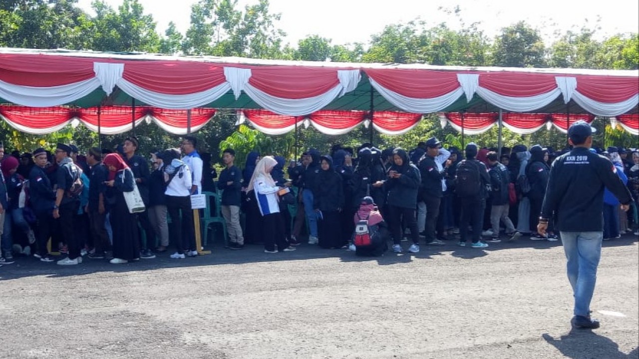 Pelepasan 905 Mahasiswa Kuliah Kerja Nyata (KKN) Tahun 2019 Universitas Bangka Belitung (UBB), oleh Rektor Universitas Bangka Belitung Ir. Muh Yusuf M.Si. yang bertempat di Halaman pakir fakultas teknik, Rabu (10/07/2019).