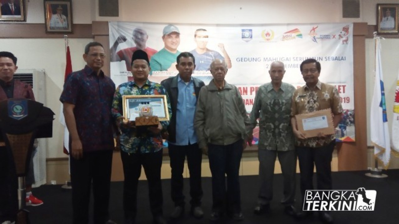 Pemberian Life Achievements kepada 3 Olahraga Bangka Belitung, oleh KONI Babel, Jum'at (27/12/2019).