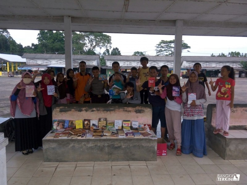 Komunitas Aksara Muda (Kosada) Cabang Bangka Barat (Babar) menggelar Lapak Baca Buku Gratis (LBBG) untuk menumbuhkan minat baca masyarakat Kelapa..