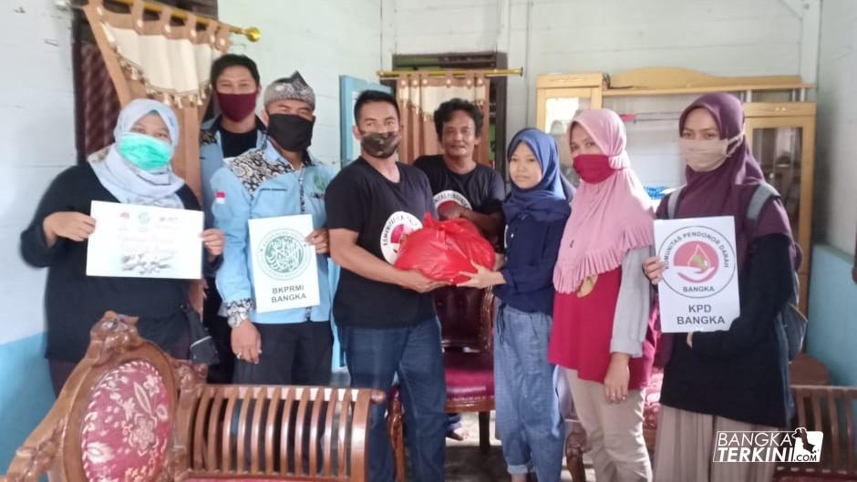Komunitas Pendonor Darah (KPD) Bangka bersama Badan Komunikasi Pemuda Remaja Masjid Indonesia (BKPRMI) Bangka gelar kegiatan Ramadhan Berkah, Peduli dan Berbagi, Minggu (10/05/2020).