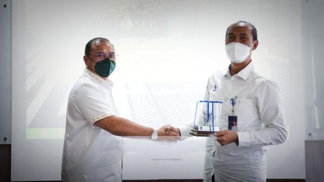 Penandatanganan MoU (Memorandum of Understanding) antara Gubernur Erzaldi Rosman, dan Bambang Iswanto selaku Direktur Utama PT Surya Energi Indotama (SEI)