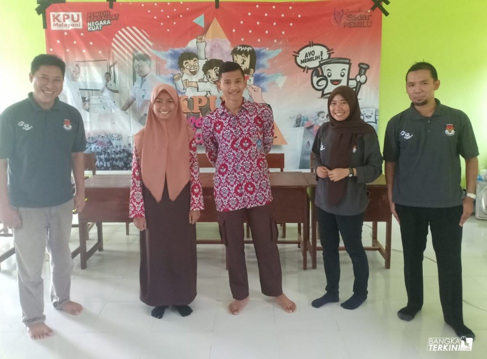 KPU Kabupaten Bangka 'Go To School' ke SMAN 1 Puding Besar. Rabu (06/02/2019).