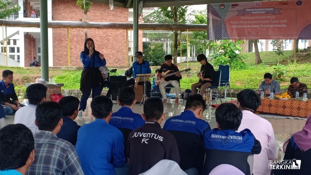 Relasi KPU Bangka Menggelar kegiatan sosialisasi dilakukan bersamaan yakni sosialisasi pemilu berupa Lomba Stand Up Comedy Pemilu 2019 dan Relasi Goes To School di SMAN 1 Bakam, Kamis (07/02/2019).