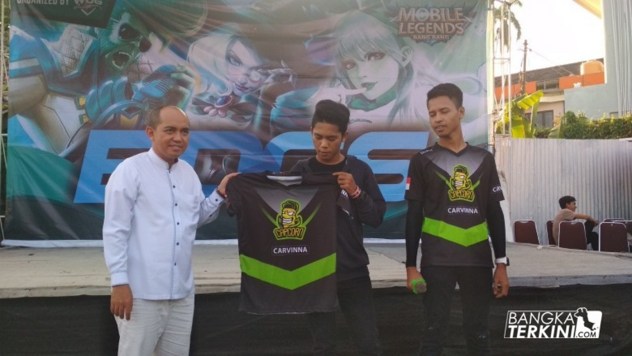Maulan Aklil (Molen) saat ikut serta dalam kompetisi BINDYGEEKS (BDGS) Mobile Legends : Bang Bang Pangkalpinang 2018 yang bertempat di Cafe La Banca, Jalan Surabaya Kelurahan Batin Tikal, Kecamatan Taman Sari, Kota Pangkalpinang, Sabtu (09/06/2018).