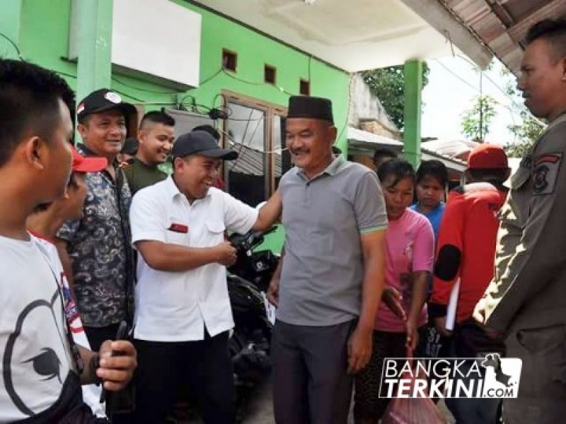 Maulana Aklil dan Sopian, Pasangan Calon Walikota dan Wakil Walikota Pangkalpinang 2018, saat blusukan di Pasar Pagi, Kamis (26/04/2018).