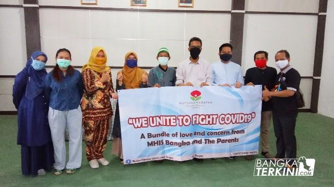 Mutiara Harapan Islamic School Bangka Bagikan sembako ke Warga melalui Posko Bansos Kejari Pangkalpinang dan Wartawan Pangkalpinang