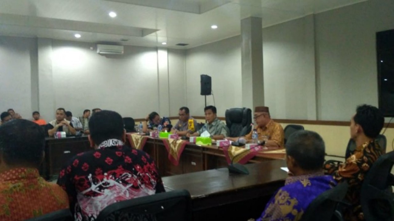 BPBD Provinsi Bangka Belitung (Babel) gelar rapat pemantapan pelaksanaan kegiatan bulan Pengurangan Risiko Bencana (PRB) bidang Jambore komunitas dan Field Trip dengan Pemda kabupaten Bangka Tengah (Bateng), di gedung rapat VIP Kantor Bupati Bangka Tengah, Kamis (26/09/2019).