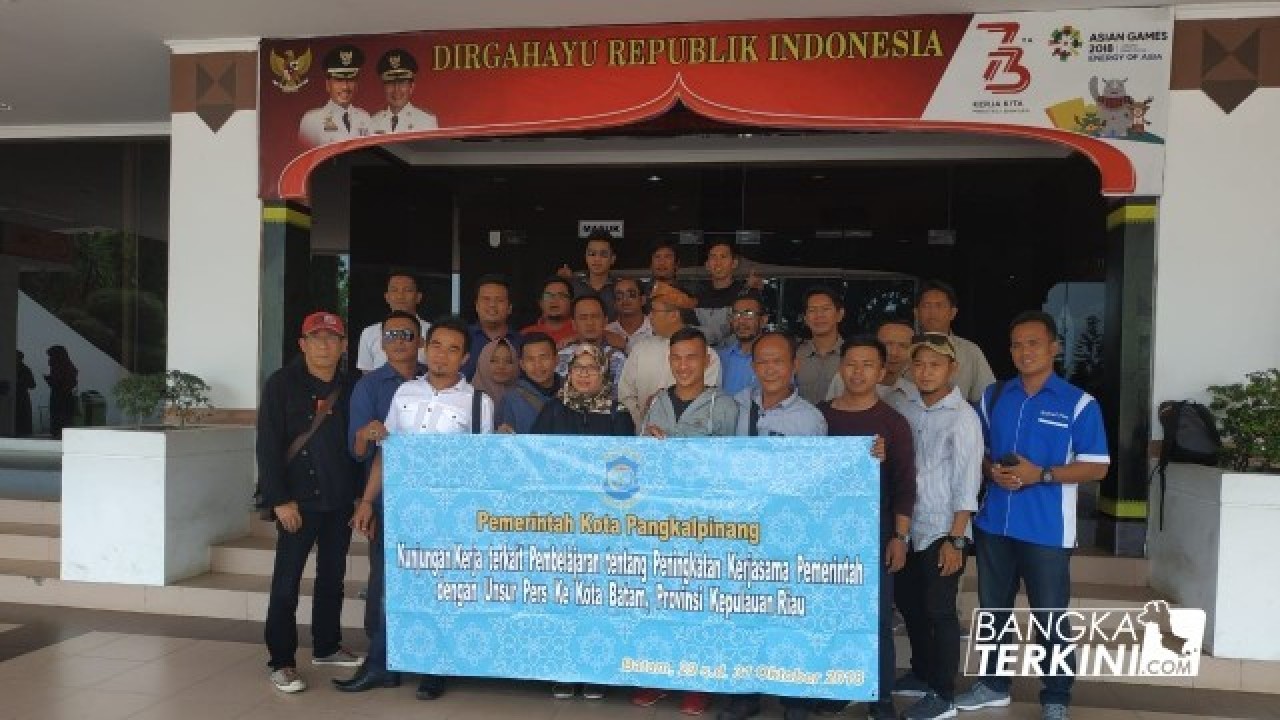 Humas Pemerintah Kota (Pemkot) Pangkalpinang bersama awak media, disambut hangat saat melakukan kunjungan silaturahmi ke Pemkot Batam, Provinsi Kepulauan Riau, Senin (29/10/2018).