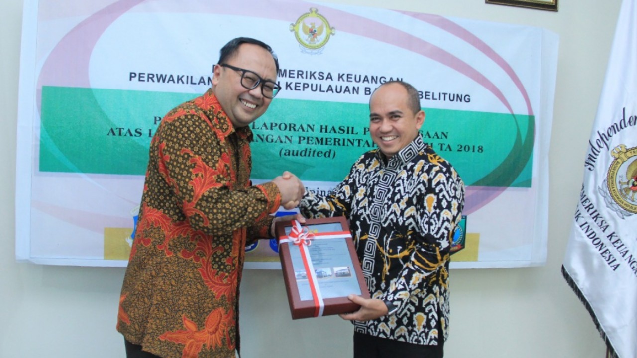 Penghargaan Predikat Opini WTP, diserahkan langsung oleh Kepala BPK RI Provinsi Kepulauan Bangka Belitung (Babel), Widhi Widayat kepada Walikota Pangkalpinang, Maulan Aklil di ruang pertemuan BPK Babel, Selasa (28/05/2019).