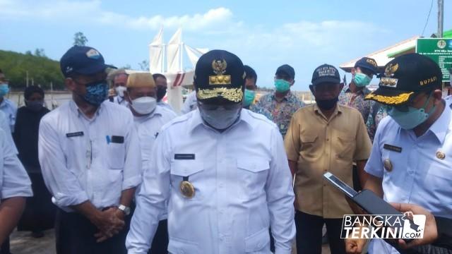 Gubernur Bangka Belitung, Erzaldi Rosman saat tinjau Sungai Kurau Bangka Tengah.