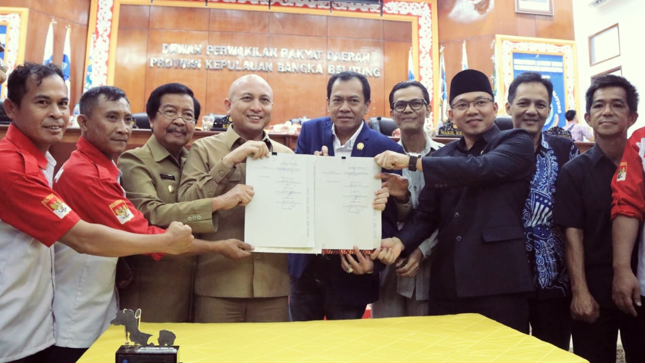 Pemprov dan DPRD Bangka Belitung, Tandatangani Persetujuan Pembentukan Bangka Utara, Jum'at (17/01/2020).