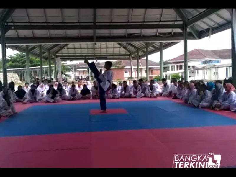 Pengurus Taekwondo Kabupaten Bangka, menggelar ujian kenaikan tingkat geup kepada seluruh club atau unit yang tersebar di semua Kecamatan se Kabupaten Bangka, di Kampus UBB Balun Ijuk, Minggu (25/03/2018).