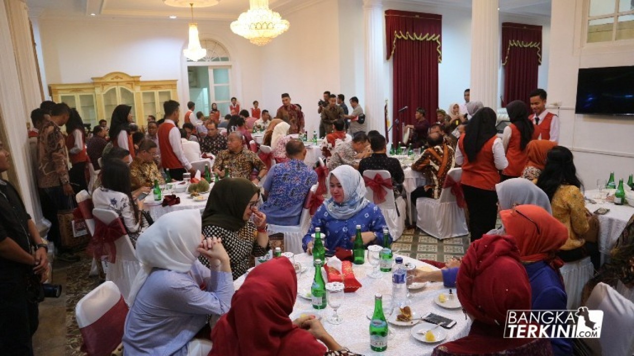 Walikota Pangkalpinang sambut baik para tamu dengan menggelar Gala Dinner, di Rumah Dinas Walikota Pangkalpinang, Jum'at (21/12/2018). 