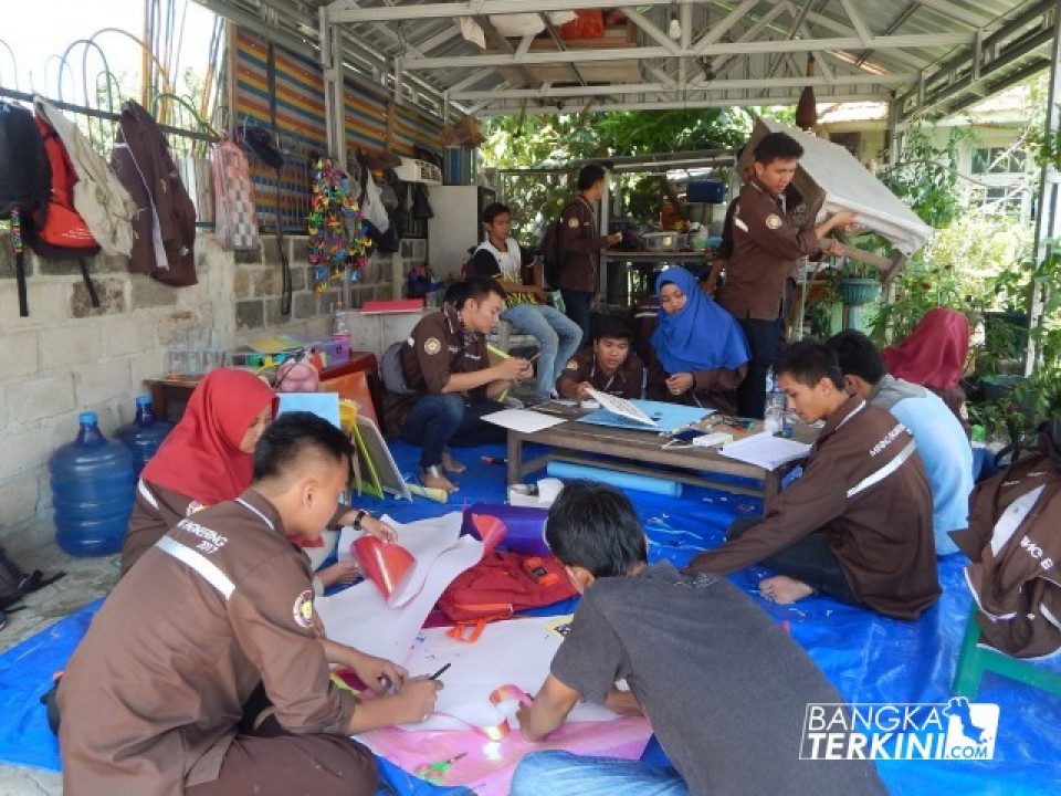 Himpunan Mahasiswa Tambang Universitas Bangka Belitung (HIMATA UBB) kembali melaksanakan Goes to School, dengan berkunjung ke Paud Alfariga di Desa Mangkol kabupaten Bangka Tengah, Kamis (13/9/2018).