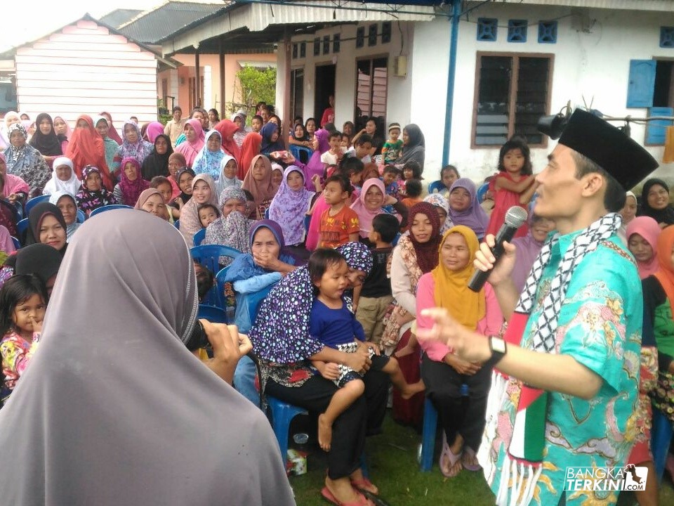 Danial-Fadillah, Paslon Bupati dan Wakil Bupati Kabupaten Bangka saat dialog dan silaturahmi di Desa Saing.