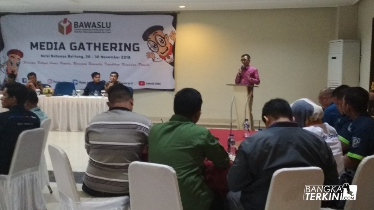 Edi Irawan, Ketua Bawaslu Babel Saat Pembukaan Media Gathering, di Hotel Bahamas Tanjung Pandan, Kabupaten Belitung. Rabu (28/11/2018)