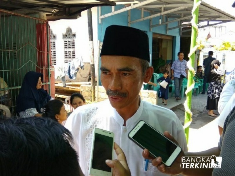 Pjs Walikota Pangkalpinang Asyraf Suryadin, saat perayaan Isra Mi'raj Nabi Muhammad SAW 1439 H di Kampung Cobra Kelurahan Batin Tikal, Kecamatan Tamansari, Sabtu (14/04/2018).