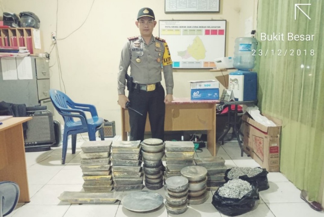 Polsek Bukit Intan Kota Pangkalpinang, gagalkan transaksi Timah Balok ilegal, seberat 607  kilogram, Minggu (23/12/2018).