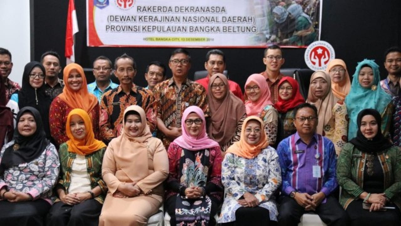 Rapat kerja daerah (Rakerda) Dekranasda Babel, yang diselenggarakan di Hotel Bangka Kota Pangkalpinang, Kamis (13/12/2018).