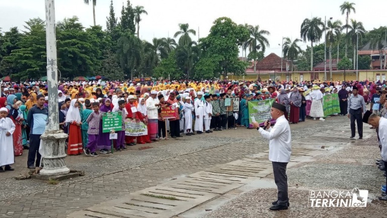 Sambutan Walikota Pangkalpinang, Maulan Aklil saat Pawai Ta'aruf menyambut Bulan Suci Ramadhan, di Alun-alun Taman Merdeka Pangkalpinang, Sabtu (04/05/2019).