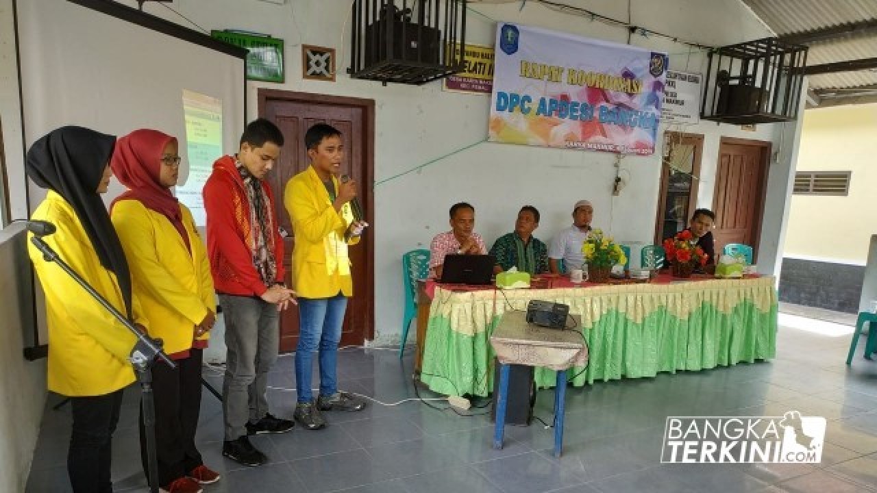 Mahasiswa STISIPOL PAHLAWAN 12 Sungailiat mengikuti kegiatan rapat koordinasi yang diselenggarakan oleh DPC APDESI Bangka, Sabtu (09/02/2019).