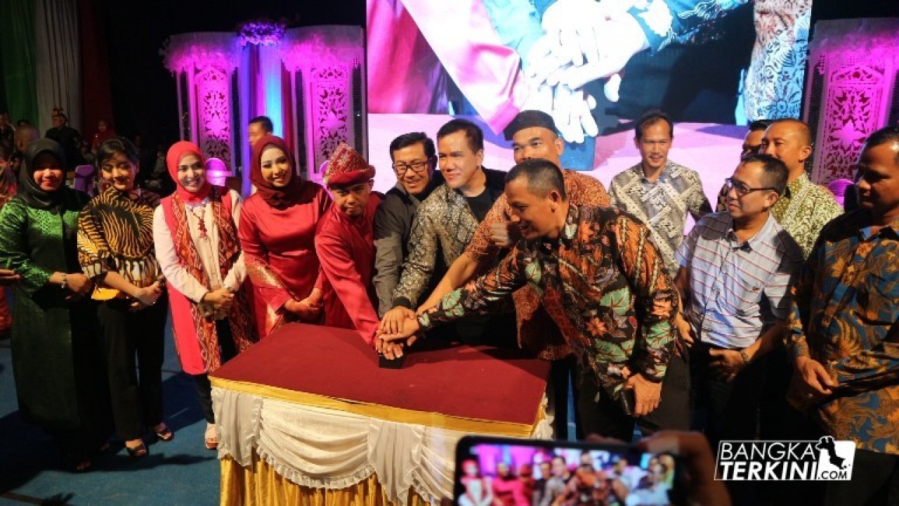 Malam Puncak Festival Kota Beribu Senyuman Kota Pangkalpinang, di Alun - Alun Taman Merdeka (ATM) Pangkalpinang, Sabtu (22/12/2018).