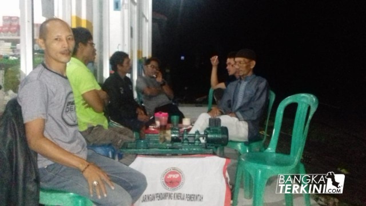 Ketua JPKPemerintah Babel, Ferdy usai melakukan serah terima mesin bubut mini di Desa Berbura Kecamatan Riau Silip, Kabupaten Bangka, Sabtu (23/02/2019).