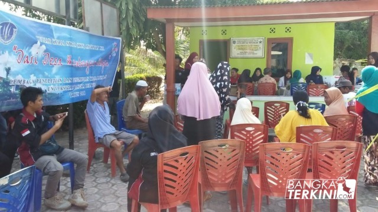 Mahasiswa Kuliah Kerja Nyata (KKN) Universitas Bangka Belitung (UBB), lakukan pengobatan gratis untuk masyarakat Desa Beriga, Kabupaten Bangka Tengah, Jum'at (03/08/2018).