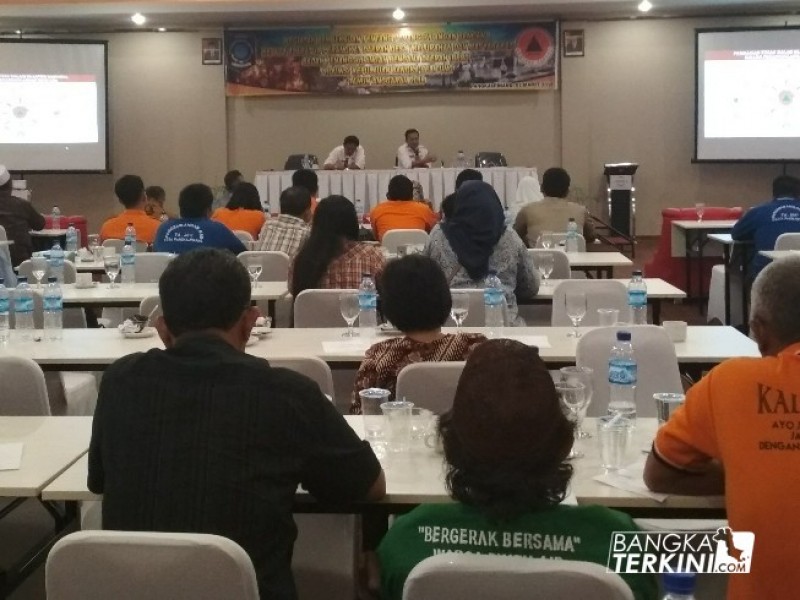 Mikron Antariksa, selaku Kepala BPBD Provinsi Bangka Belitung, saat Kegiatan pembekalan yang diselenggarakan di Cordela Hotel, Selasa (07/03/2018)